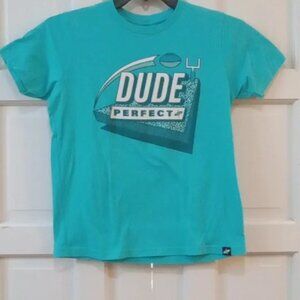 Dude Perfect Boy's Short Sleeve T-shirt Size Youth L Soft Material